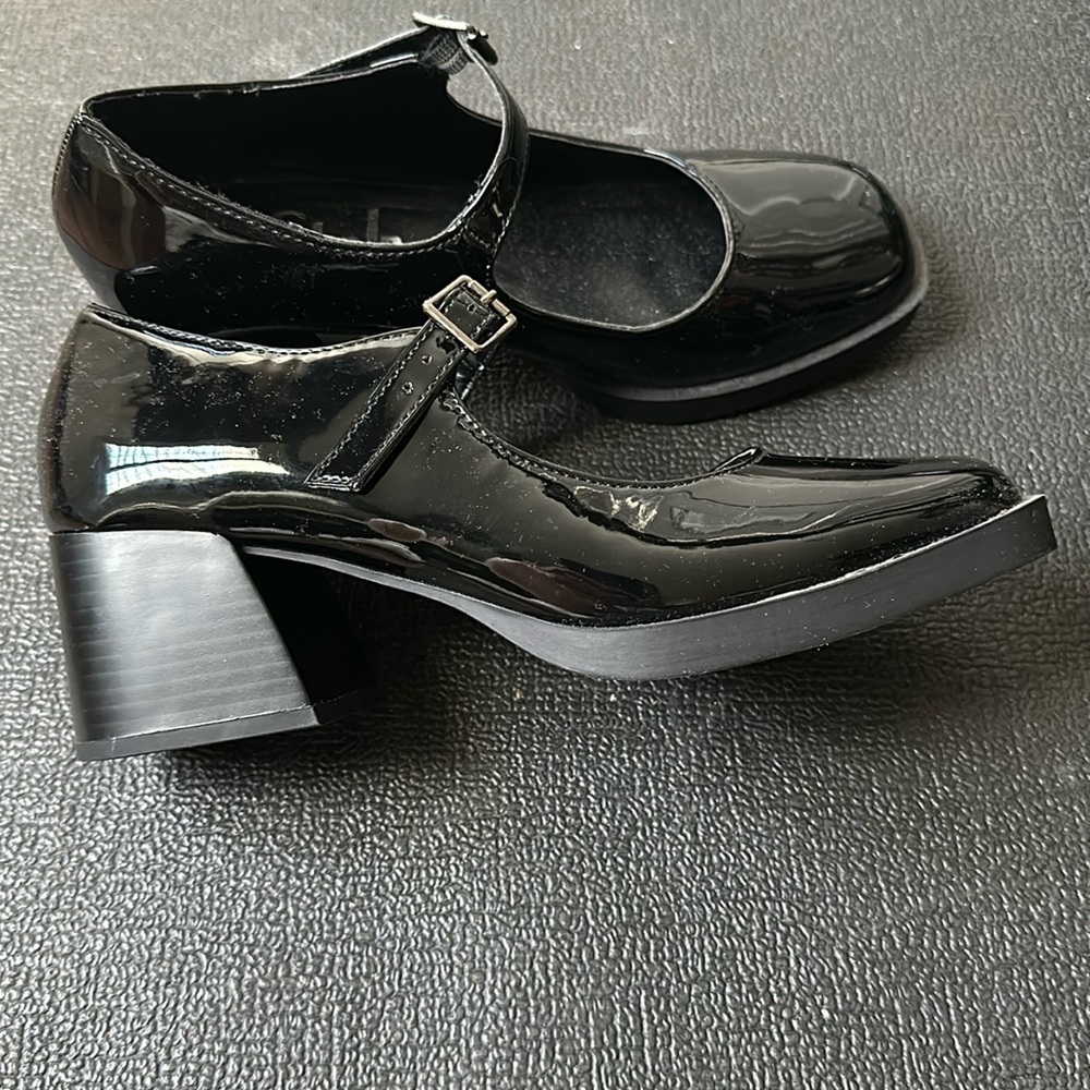 SHEIN BLACK PATENT MARY JANE CHUNKY HEELED SHOES SZ 8